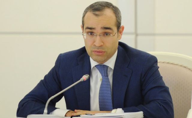 Mikayıl Cabbarov məktəblərdə rüşvəti yığışdırır